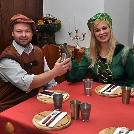 Zum Goldenen Hirschen Szálloda 3*
