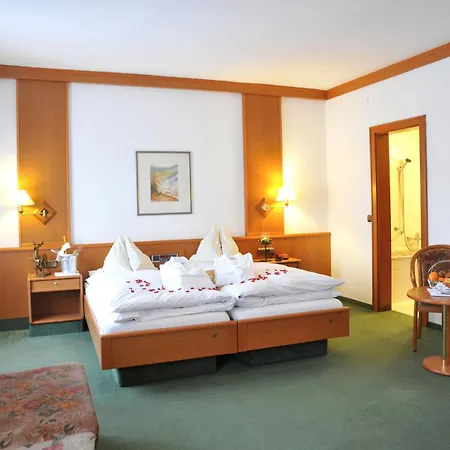 Hotel Zum Goldenen Hirschen 3*
