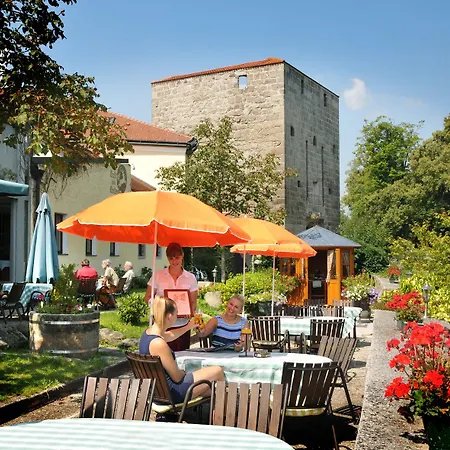 Hotel Zum Goldenen Hirschen 3*