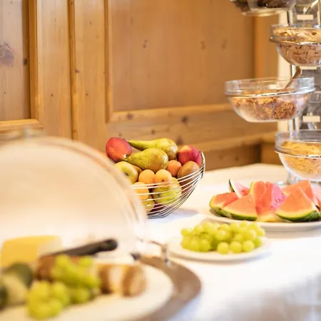 Zum Goldenen Hirschen Hotel 3*