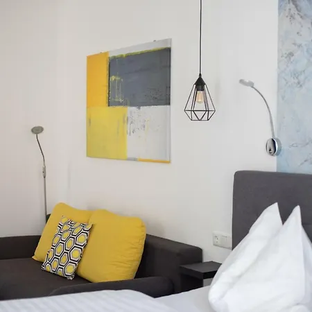 Zum Goldenen Hirschen Hotel 3*