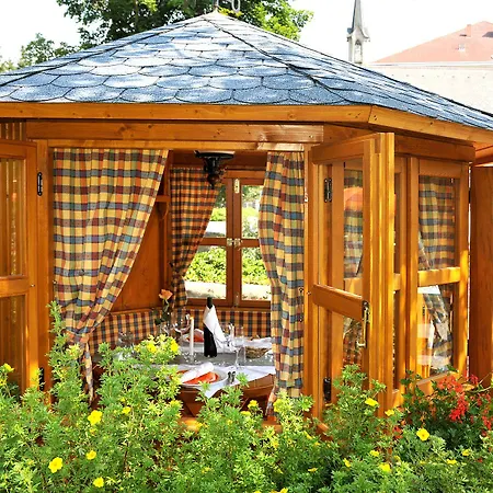 Zum Goldenen Hirschen 3*