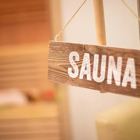 Отель Zum Goldenen Hirschen 3*