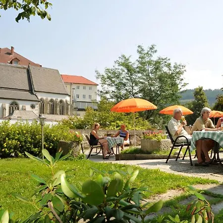 Отель Zum Goldenen Hirschen