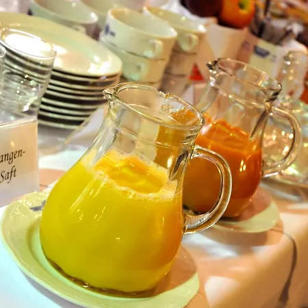 Zum Goldenen Hirschen Hotel 3*